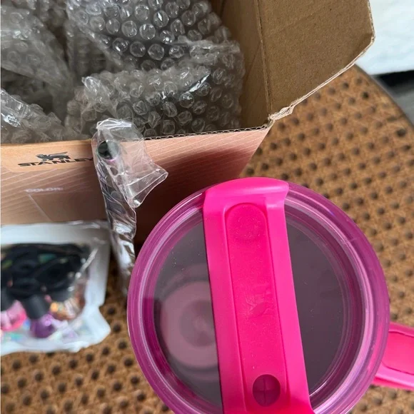 Stanley Pink Tumbler with Straw - Picture 4 of 7